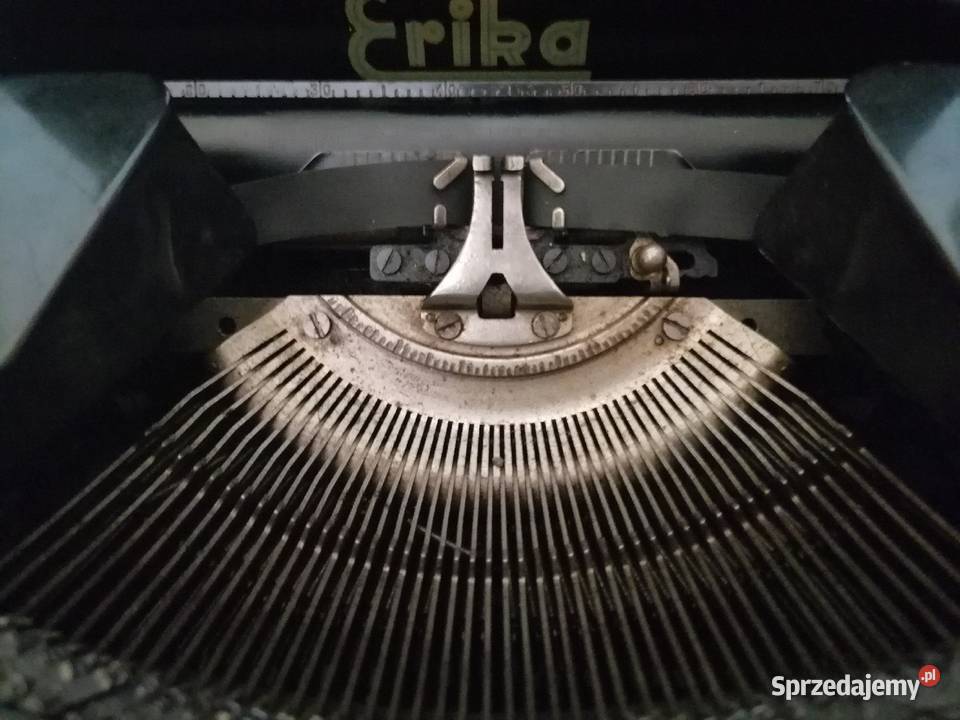 Stara maszyna do pisania z lat 40 tych