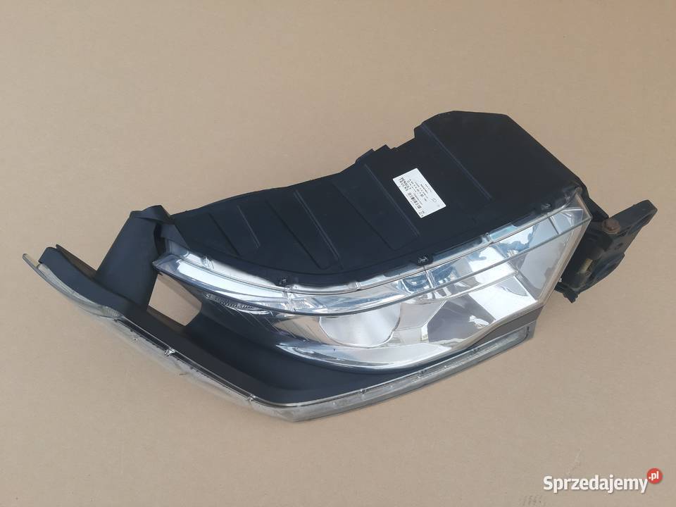 RENAULT GAMA T RANGE LAMPA REFLEKTOR PRAWY