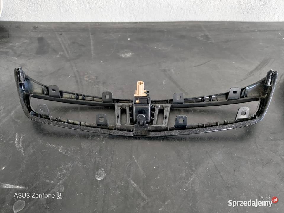 Kratka nawiewu środkowa NISSAN Qashqai j11 Złoczew