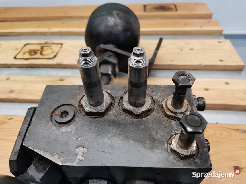 Blok hydrauliczny osi Massey Ferguson 8690 Husco sprzedam