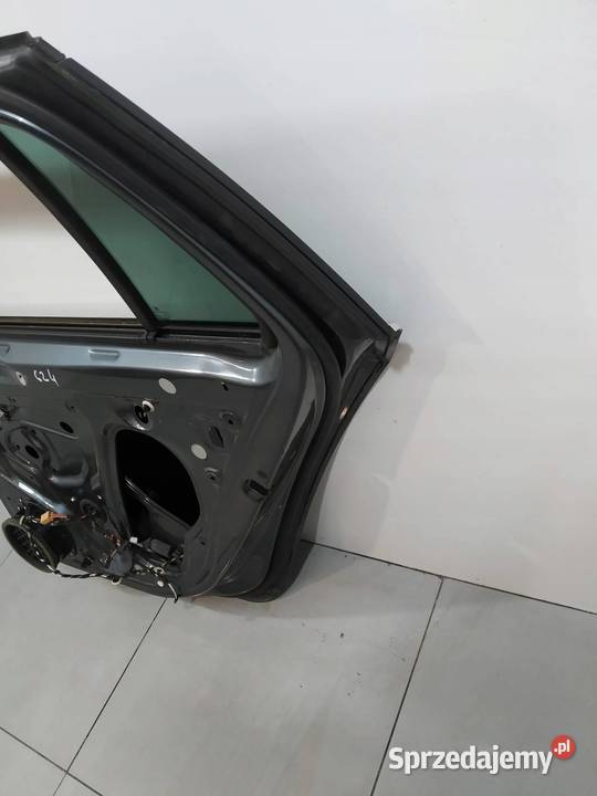 DRZWI PRAWE TYŁ KOMBI Skoda Superb III 2015