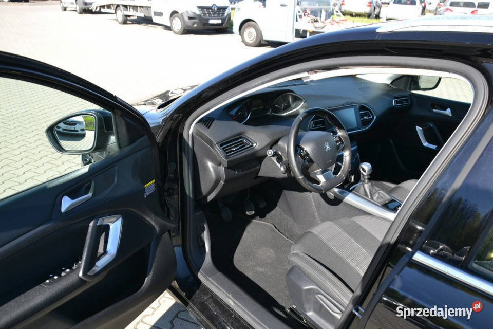 Peugeot 308 12 benzyna 130 FAJNY PRZEBIEG full Kęty