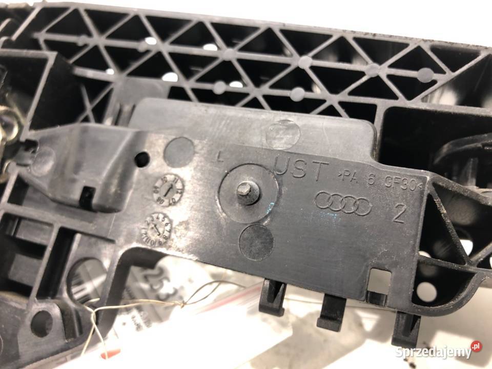 KLAMKA ZEWNĘTRZNA LEWY TYŁ AUDI A4 B8 Kombi 0715