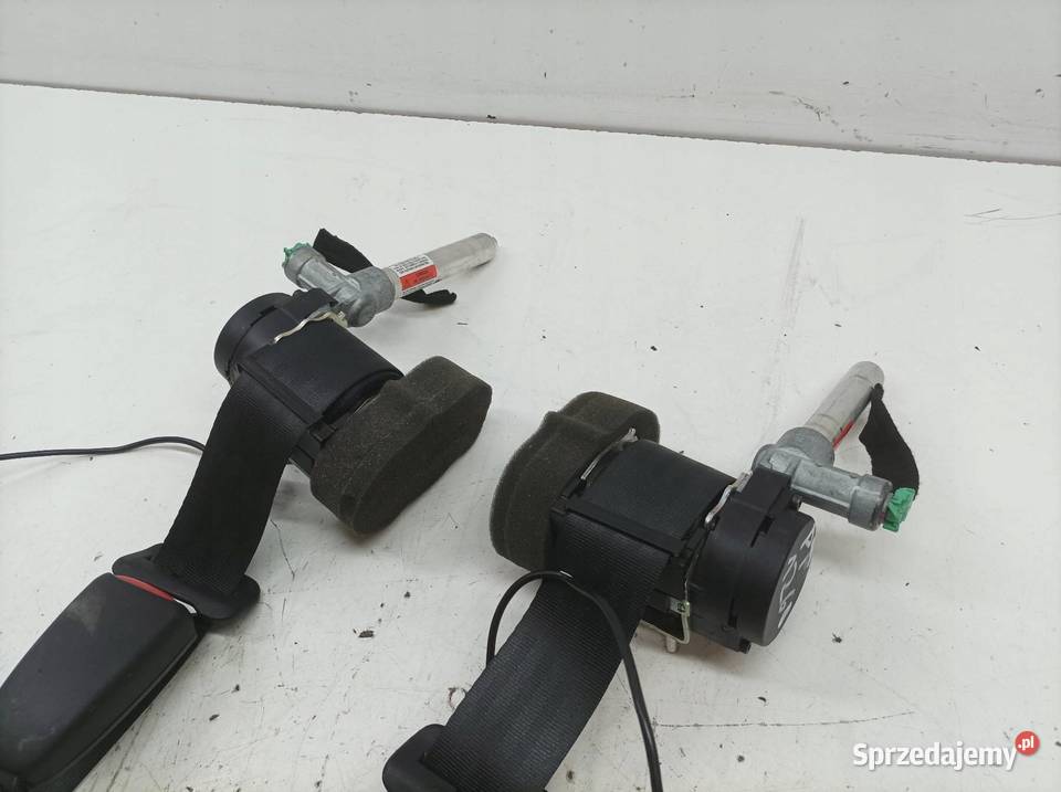 PAS BEZPIECZEŃSTWA PRAWY LEWY TYŁ KPL NAPINACZ Rok produkcji 2012 sprzedam