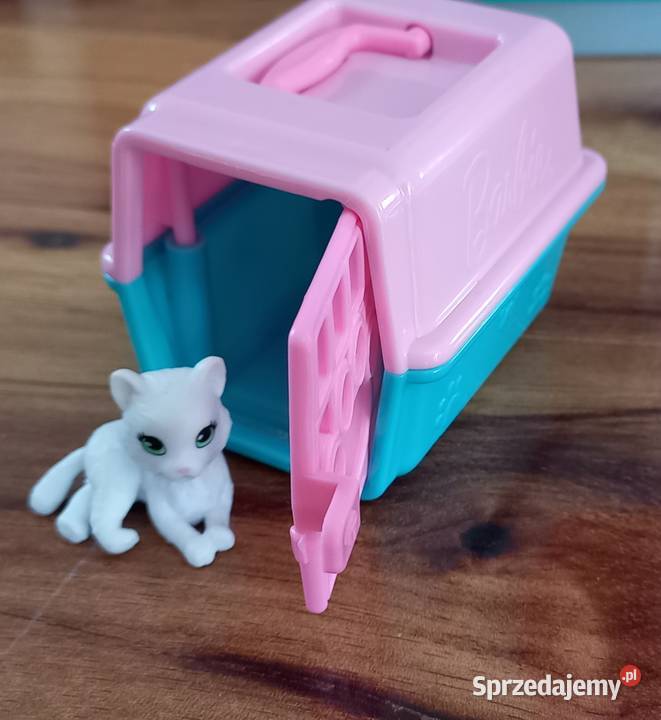 Kamper barbie z łódką basenem i grilem Lalki i akcesoria Morzyczyn