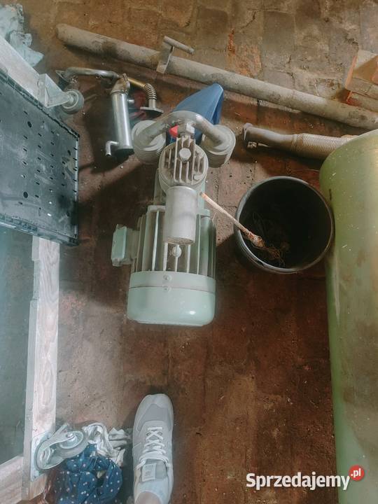 Sprzedam 2 kompresory 400V sprawne Kompresory wielkopolskie sprzedam