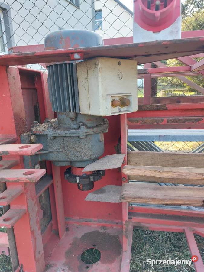 Podajnik łańcuchowy do kostek siana słomy Rolnictwo Karsin