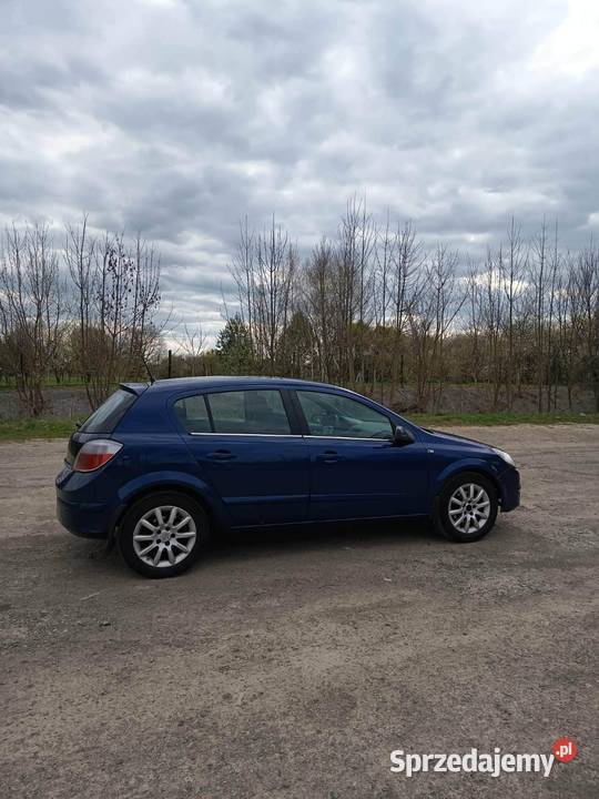 Opel Astra 17 CDTI niebieski