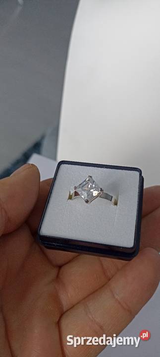 Pierścionek z cyrkonią mazowieckie