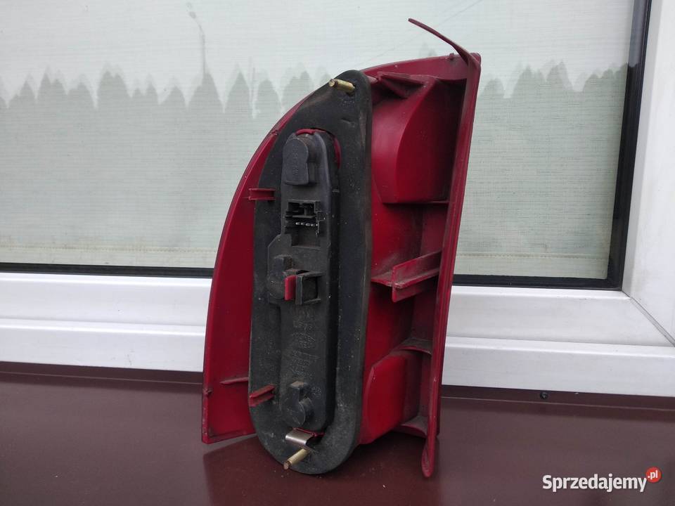Renault Megane I 1 kombi lampa tył tylna prawa łódzkie Sieradz sprzedam