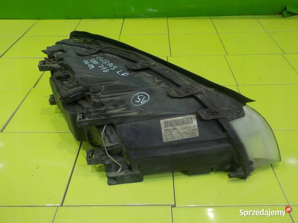 VOLVO S80 II 24 D5 08r 4D lampa lewa przod Suków