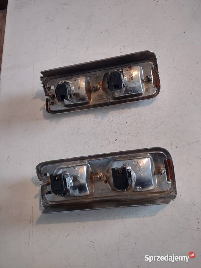 FIAT 125 P 1300 LAMPY KIERUNEK POZYCJA PRZÓD
