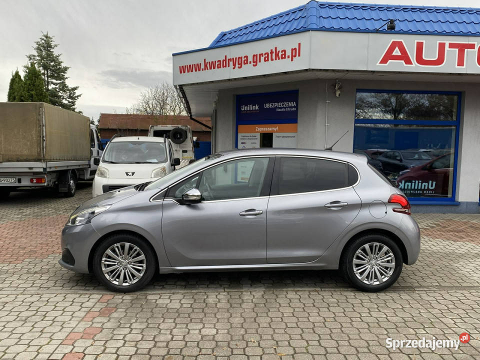Peugeot 208 12 82 Niski przebiegNaviTempomat I Tarnowskie Góry sprzedam