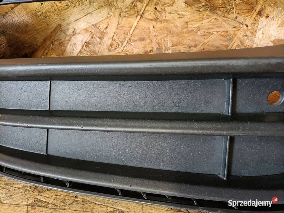 BMW G30 G31 KRATKA ZDERZAKA PRAWY PRZÓD Atrapy Pleszew