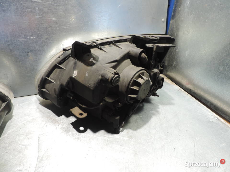 KIA CARENS II LAMPA PRAWY PRZÓD osobowe małopolskie Nowy Sącz