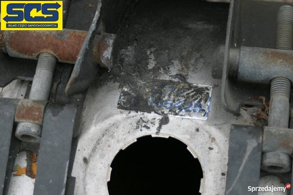 VOLVO FH ZBIORNIK ADBLUE UCHWYT MOCOWANIE Bieleń