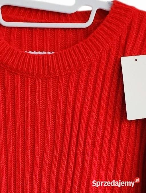 Wiralowy sweter w kolorze czewieni rękawy Wkładane przez głowę  pomorskie Wejherowo