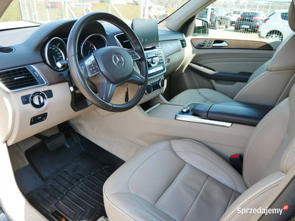Mercedes ML 350 350 BlueTEC 258 4 4Matic Kraj wielofunkcyjna kierownica