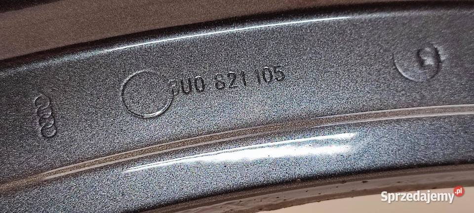 AUDI Q3 8U BŁOTNIK LEWYLZ7S 8U0821105 osobowe sprzedam