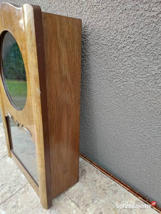 Mała stara szafka witrynka z obudowy starego Tczew