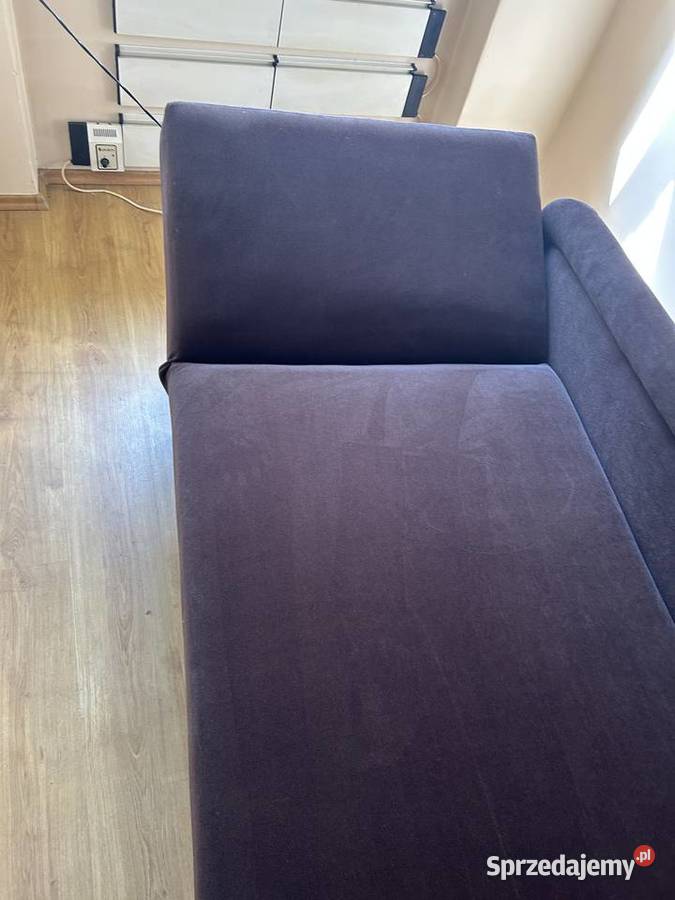 Tapczan z pojemnikiem na pościel stan