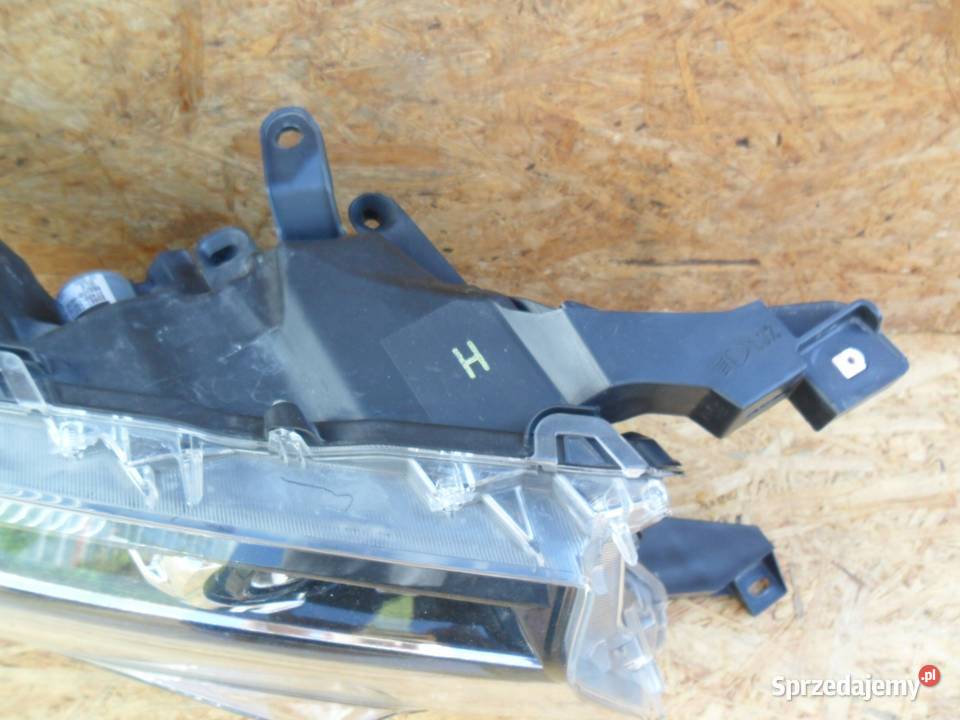 TOYOTA LAND CRUISER 150 2018 FULL LED LEWY PRAWY osobowe Nowy Tomyśl