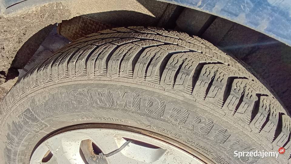 Fiesta MK7 12 Benzyna 2009 Rok produkcji 2009 Malbork