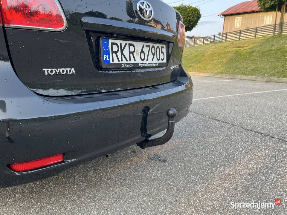 TOYOTA AVENSIS Piękna Bogate wyposażenie welurowa tapicerka podkarpackie Krosno