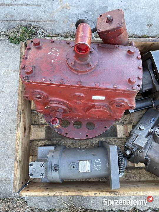 Paleta z pompami hydraulicznymi