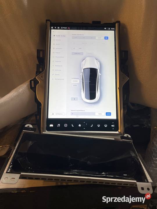 Tesla model S ekran mały ekran duży 90D Poznań