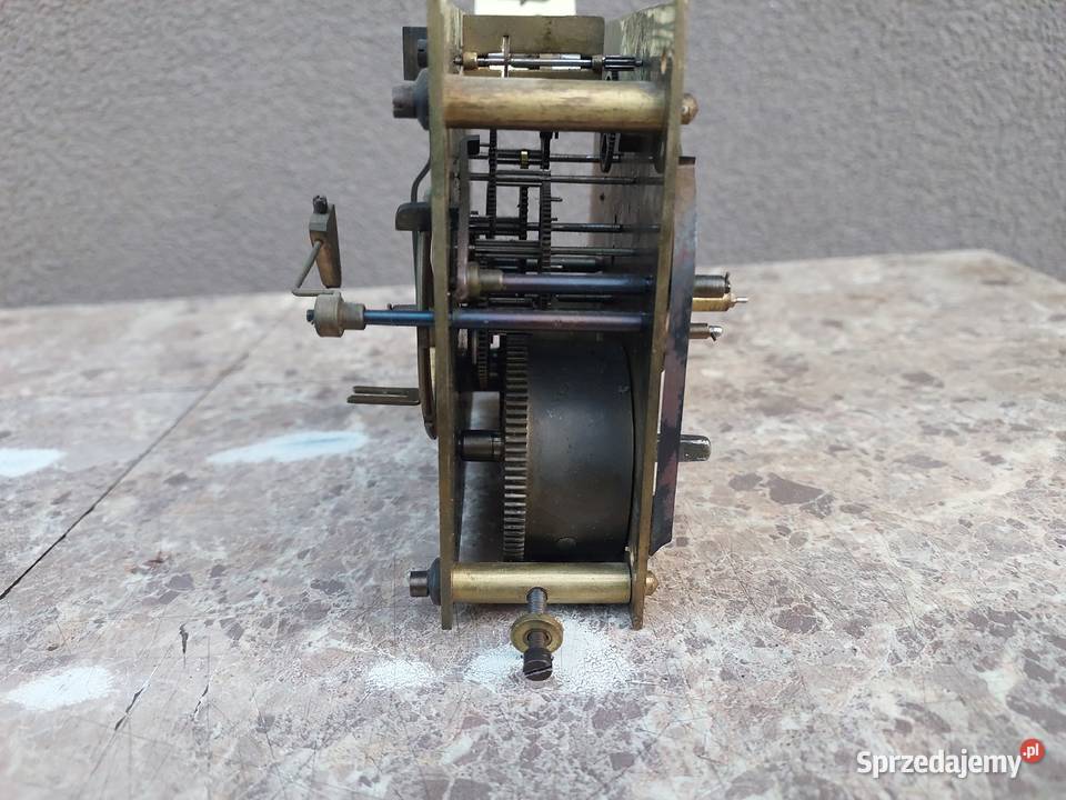 784 Mechanizm starego zegara ściennego Concordia