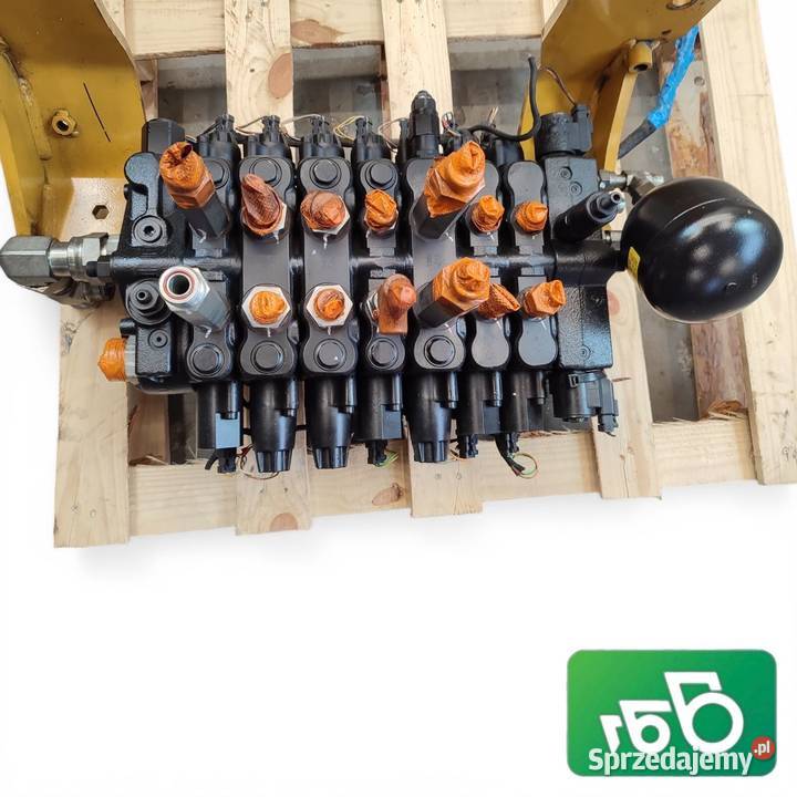 Rozdzielacz hydrauliczny L21F634 Caterpillar Wilkowo sprzedam