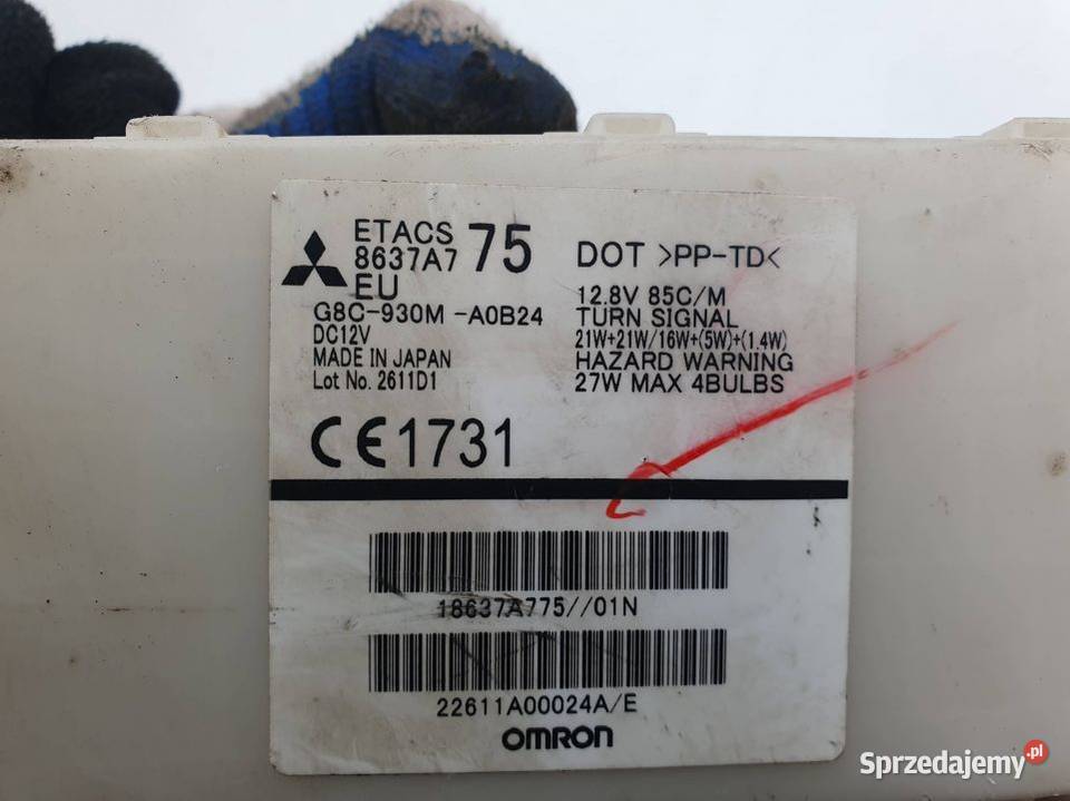 SKRZYNKA BEZPIECZNIKÓW MITSUBISHI L200 8637A775 Lipno