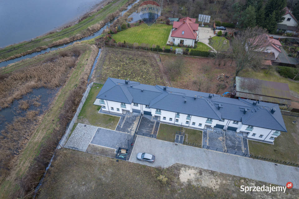 SEGMENT w stanie deweloperskim obok stawow Długa Kościelna