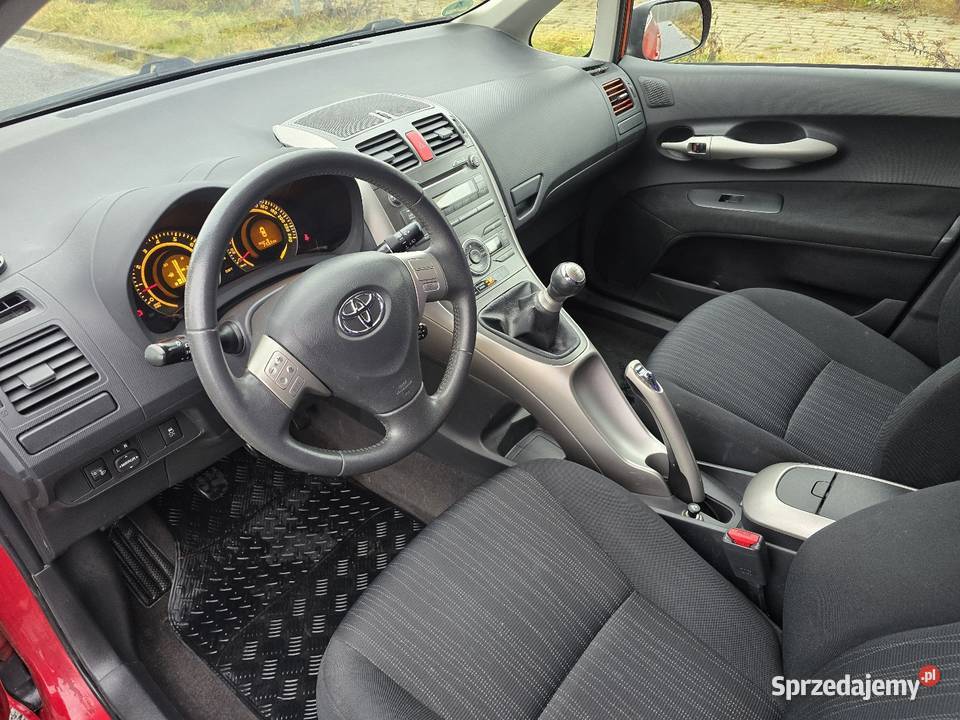 Toyota Auris 16 super stan Żary