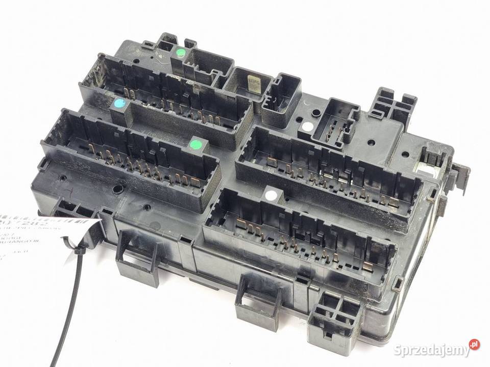 SKRZYNKA BEZPIECZNIKÓW DODGE DURANGO III Pozostałe Pozostałe Lipno