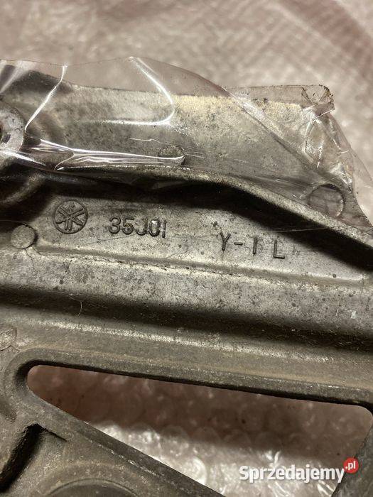 Yamaha FZ 400 set podnóżek C168