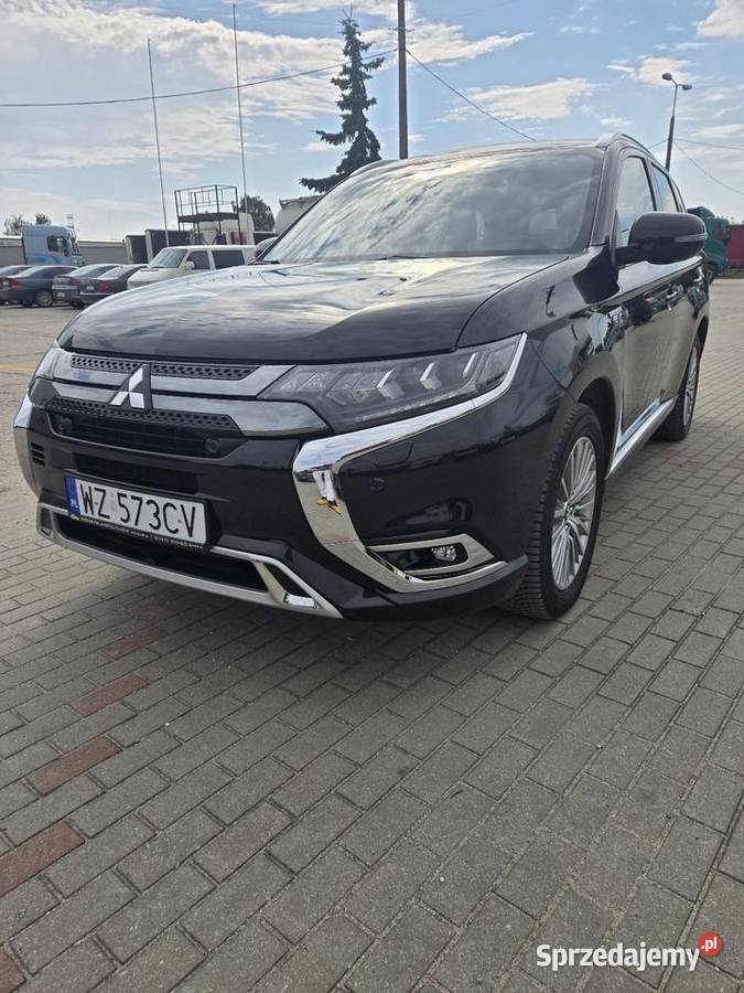 Mitsubishi 24 Outlander Plugin Hybrid Rok produkcji 2021 Białystok