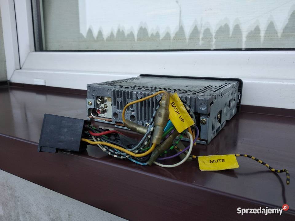 Radio samochodowe Pioneer DEH 2460R ramka kostka Sieradz