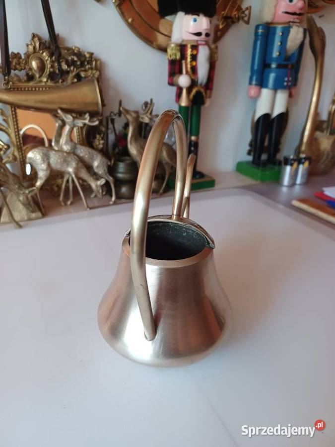 Piękna konewka mosiężna