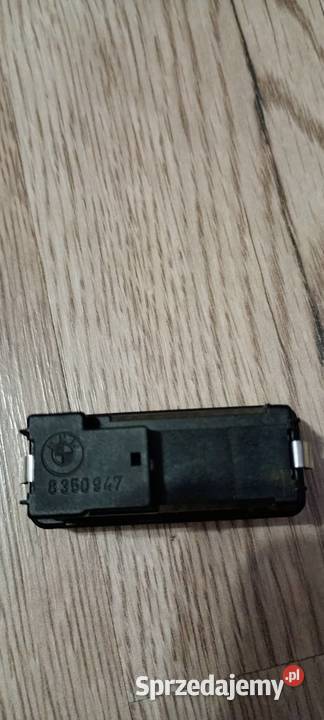PRZEŁĄCZNIK ŚWIATEŁ AWARYJNYCH BMW 5 E39 8350947 środek Iłownica