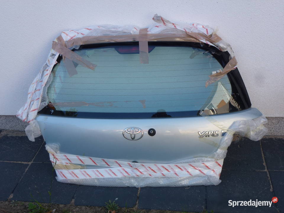 pokrywa bagaznika Toyota Yaris 2004 8R0 Pale benzyna Chełmno