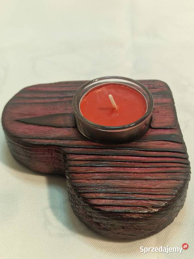 Świecznik drewniany serce purpurowy na tealight sprzedam