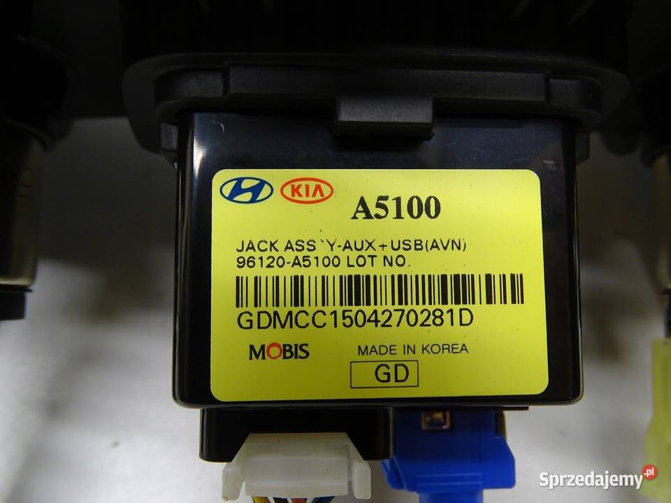 GNIAZDO WEJŚCIE USB AUX ZAPALNICZKA HYUNDAI I30 sprzedam
