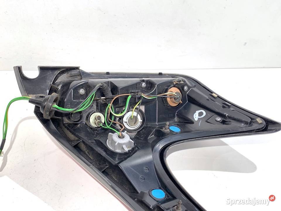 LAMPA PRAWY TYŁ NISSAN JUKE F15 26550BV80A