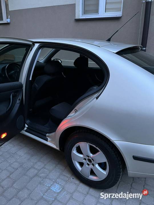 Seat leon 16benzyna 2004r 209000 przebieg opłaty podlaskie