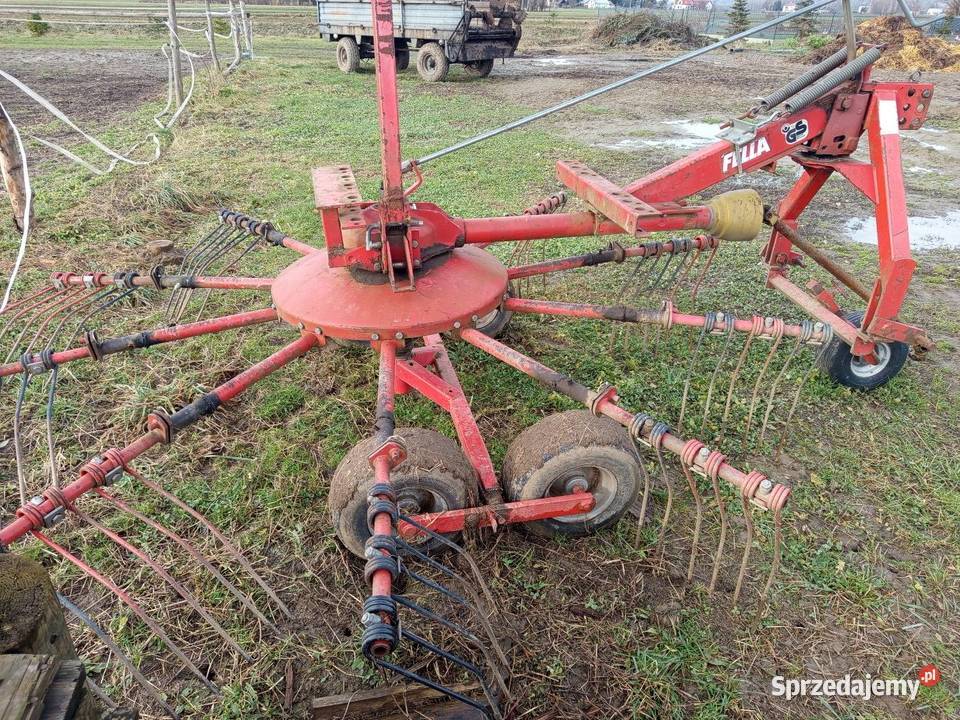 Zgrabiarka karuzelowa Fella TS 335 dn Brzostek