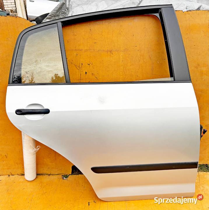 VW GOLF V PLUS 08r DRZWI PRAWE TYŁ KOLOR LA7W osobowe Drzwi Radom sprzedam