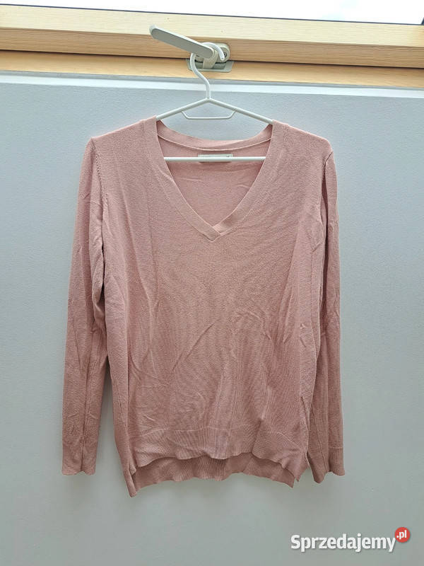 Klasyczny sweter w odcieniu pudrowego różu Odzież damska Trąbki Wielkie