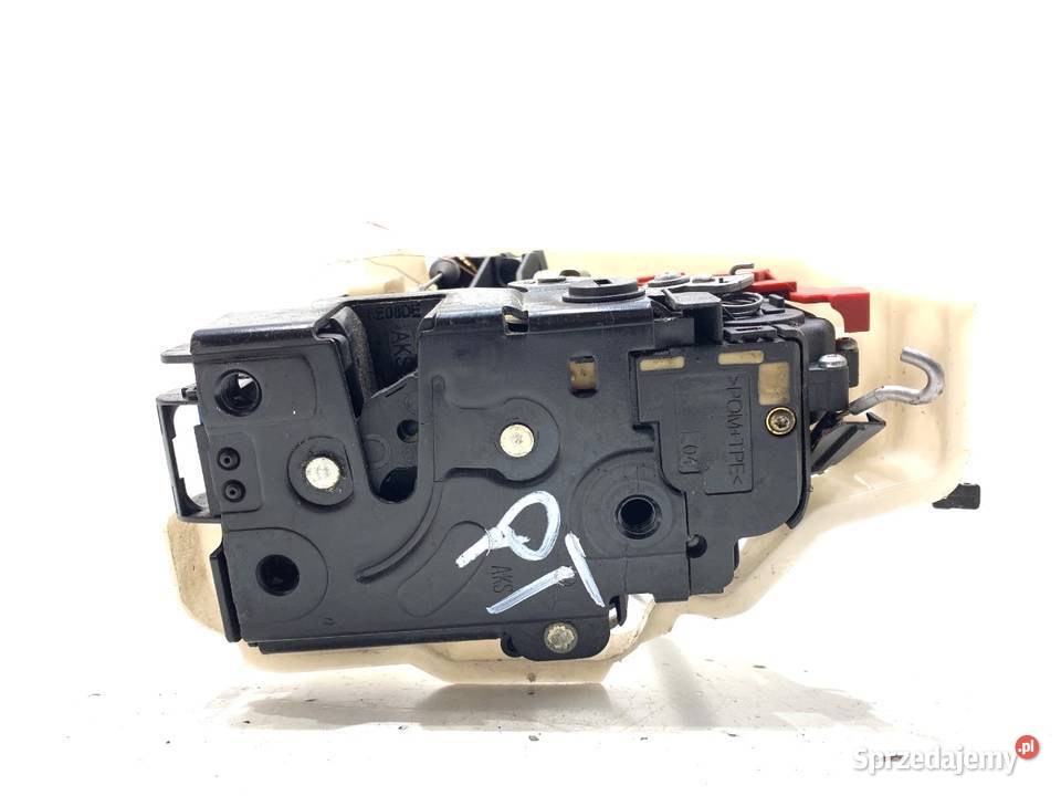 ZAMEK DRZWI PRAWY TYŁ VW GOLF V Hatchback 0310